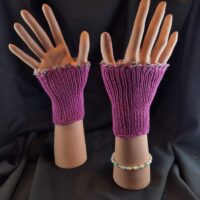 Stulpen Violett mit Perlen